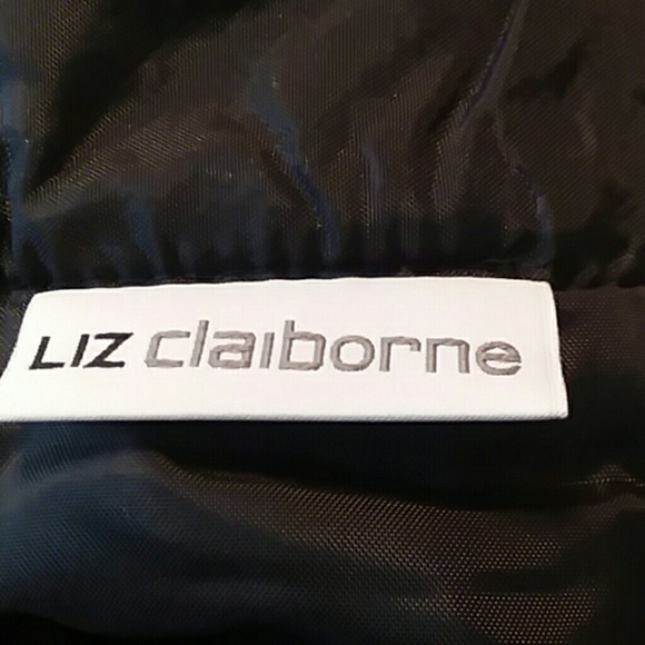 NWT Super Cute Plaid Skirt, perfect for Fall - Picture 6 of 7